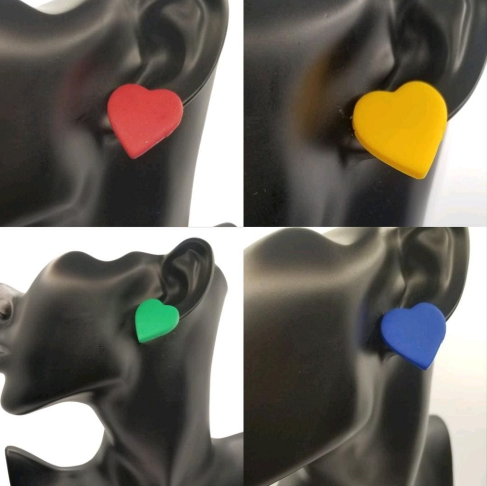 Get 6 pairs of earrings for the price of 1